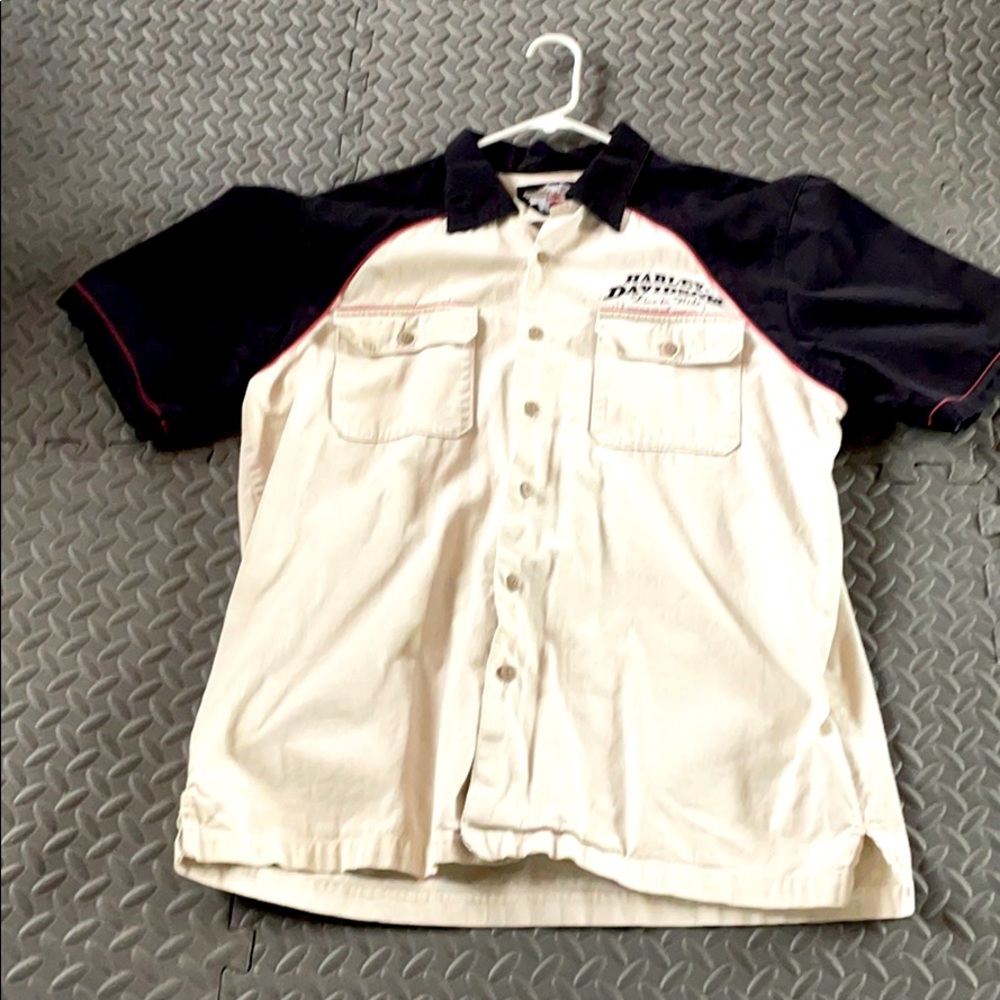Men’s L Harley Davidson shirt
